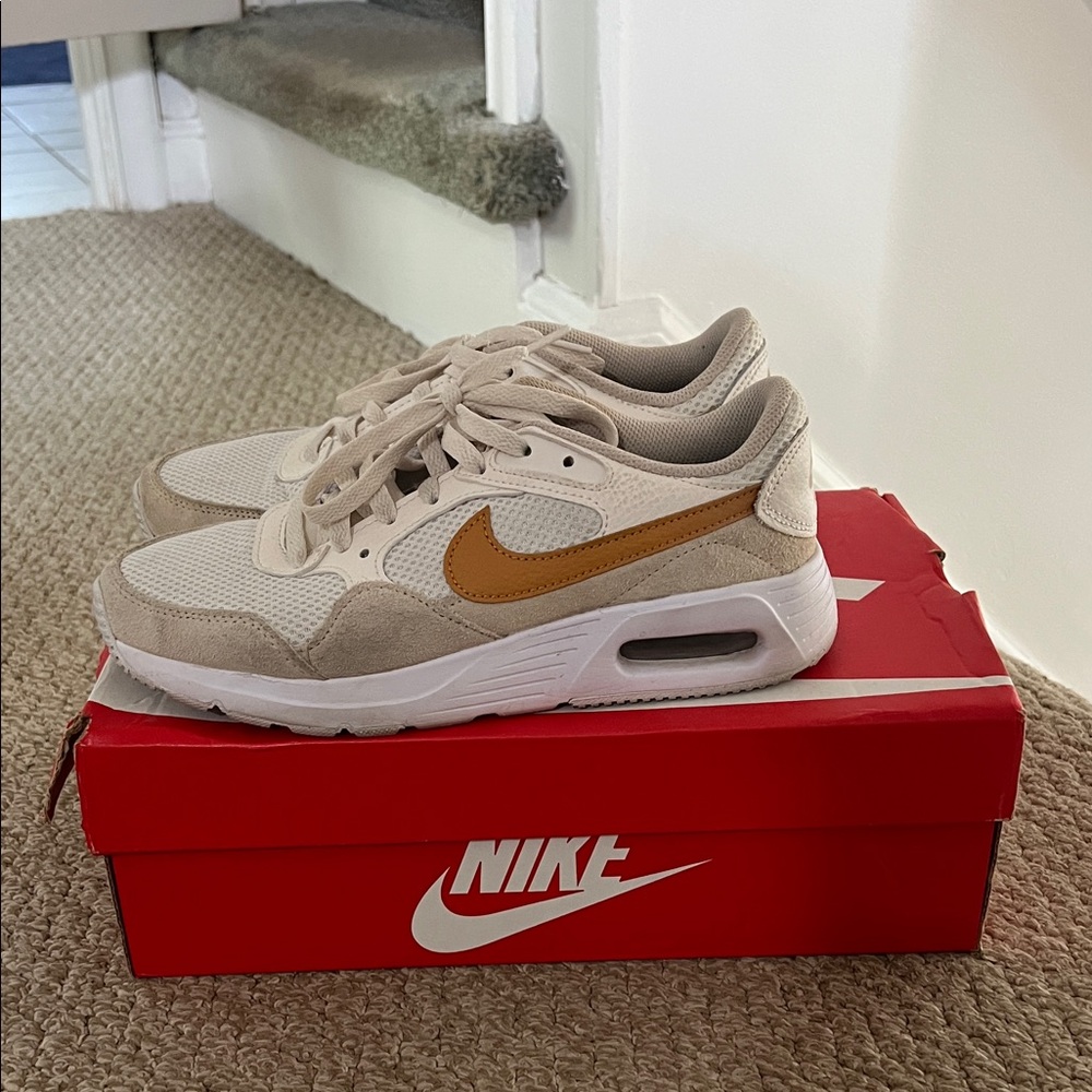 Nike Beige and Gold Air Max SC